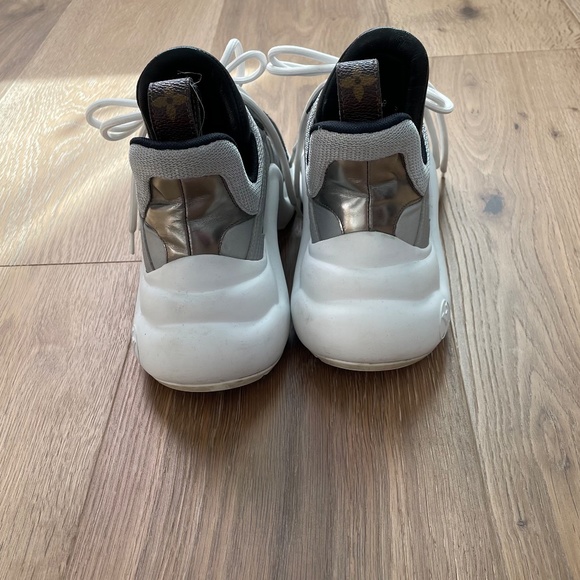 LOUIS VUITTON ARCHLIGHT SNEAKERS - Picture 3 of 8